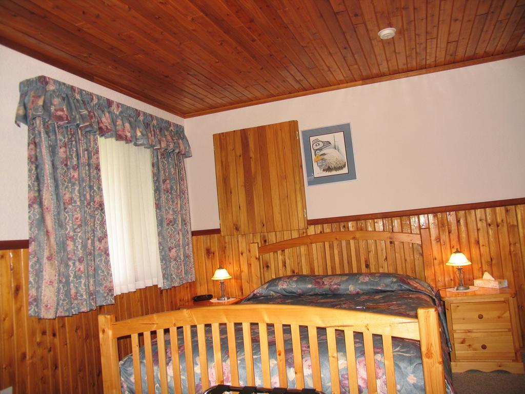 Blue Grouse Country Inn Clearwater Room photo