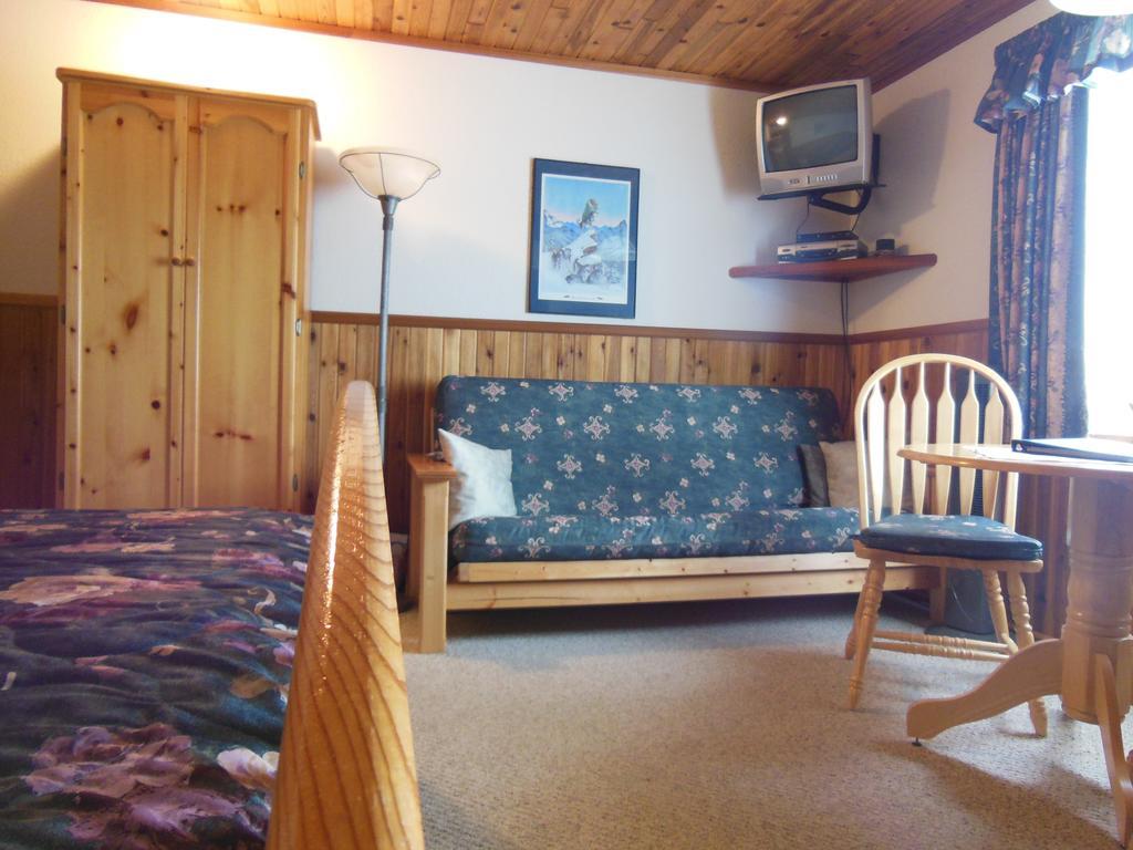 Blue Grouse Country Inn Clearwater Room photo