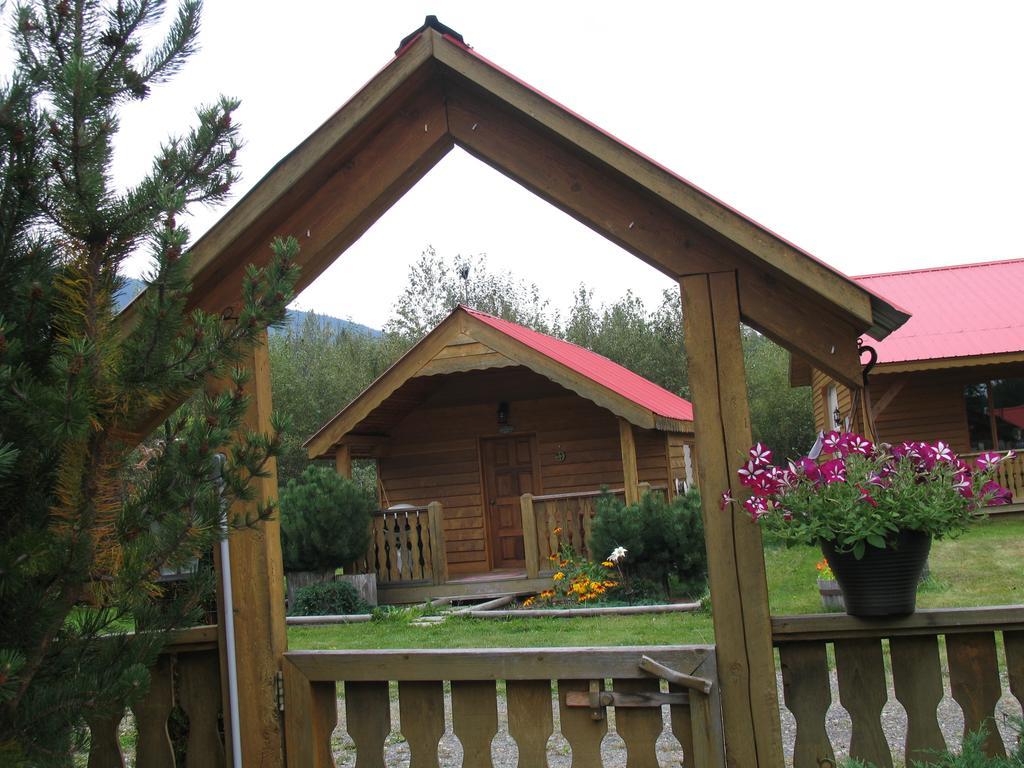 Blue Grouse Country Inn Clearwater Exterior photo
