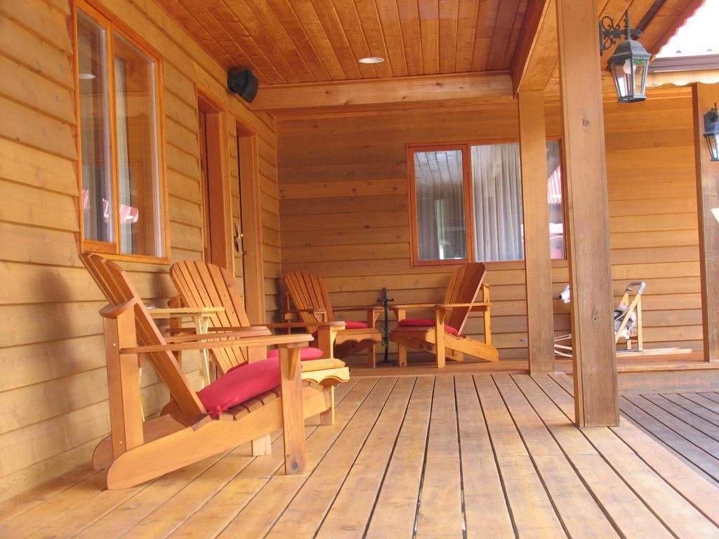 Blue Grouse Country Inn Clearwater Exterior photo