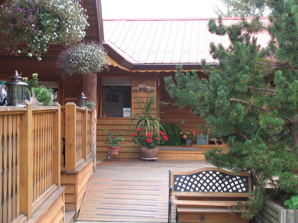 Blue Grouse Country Inn Clearwater Exterior photo