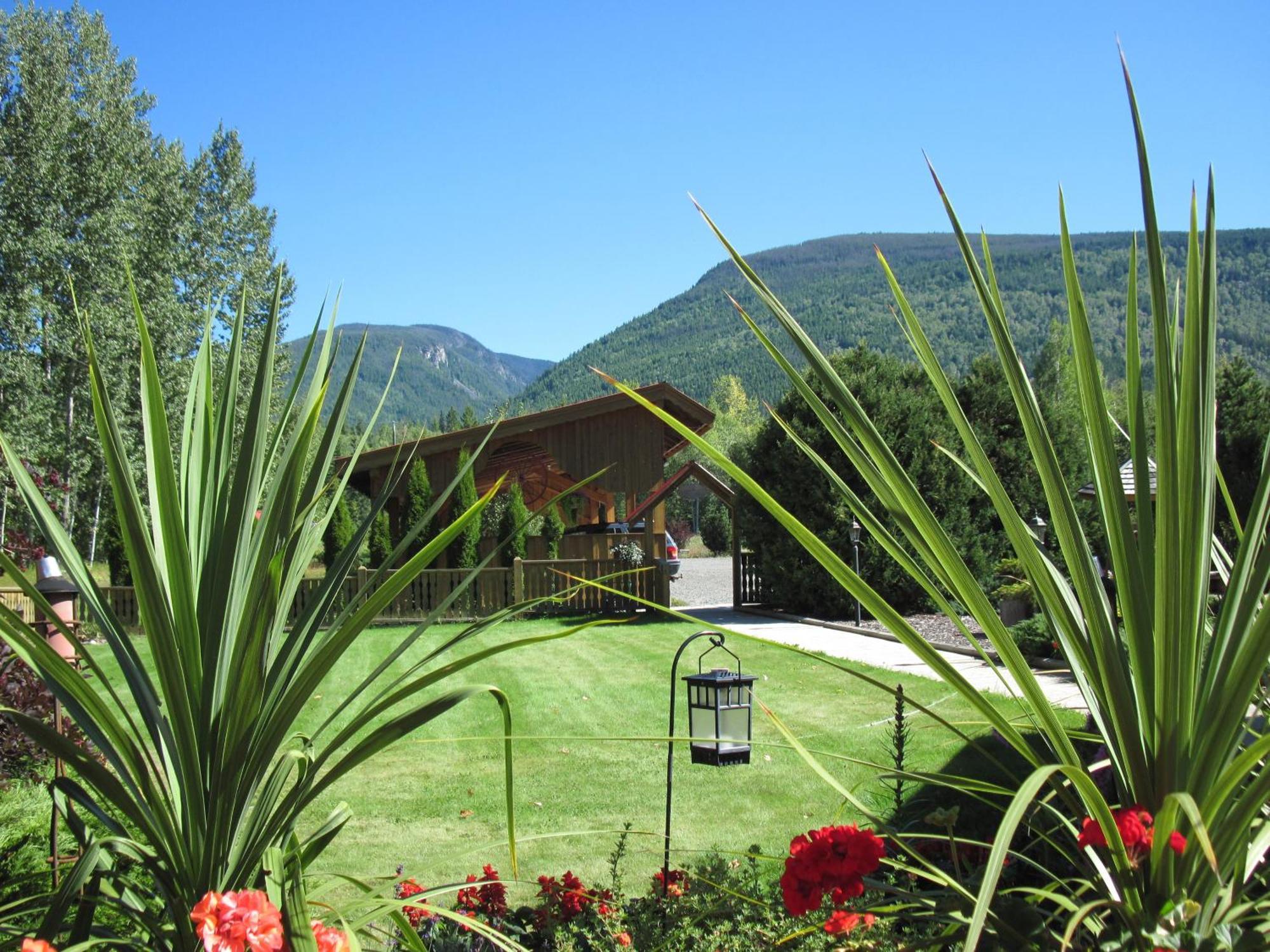 Blue Grouse Country Inn Clearwater Exterior photo