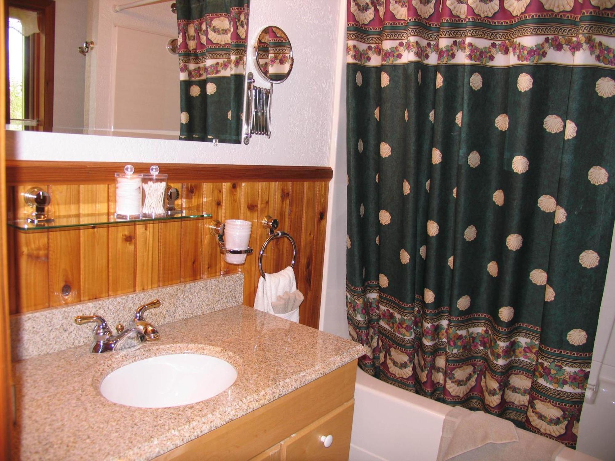 Blue Grouse Country Inn Clearwater Room photo