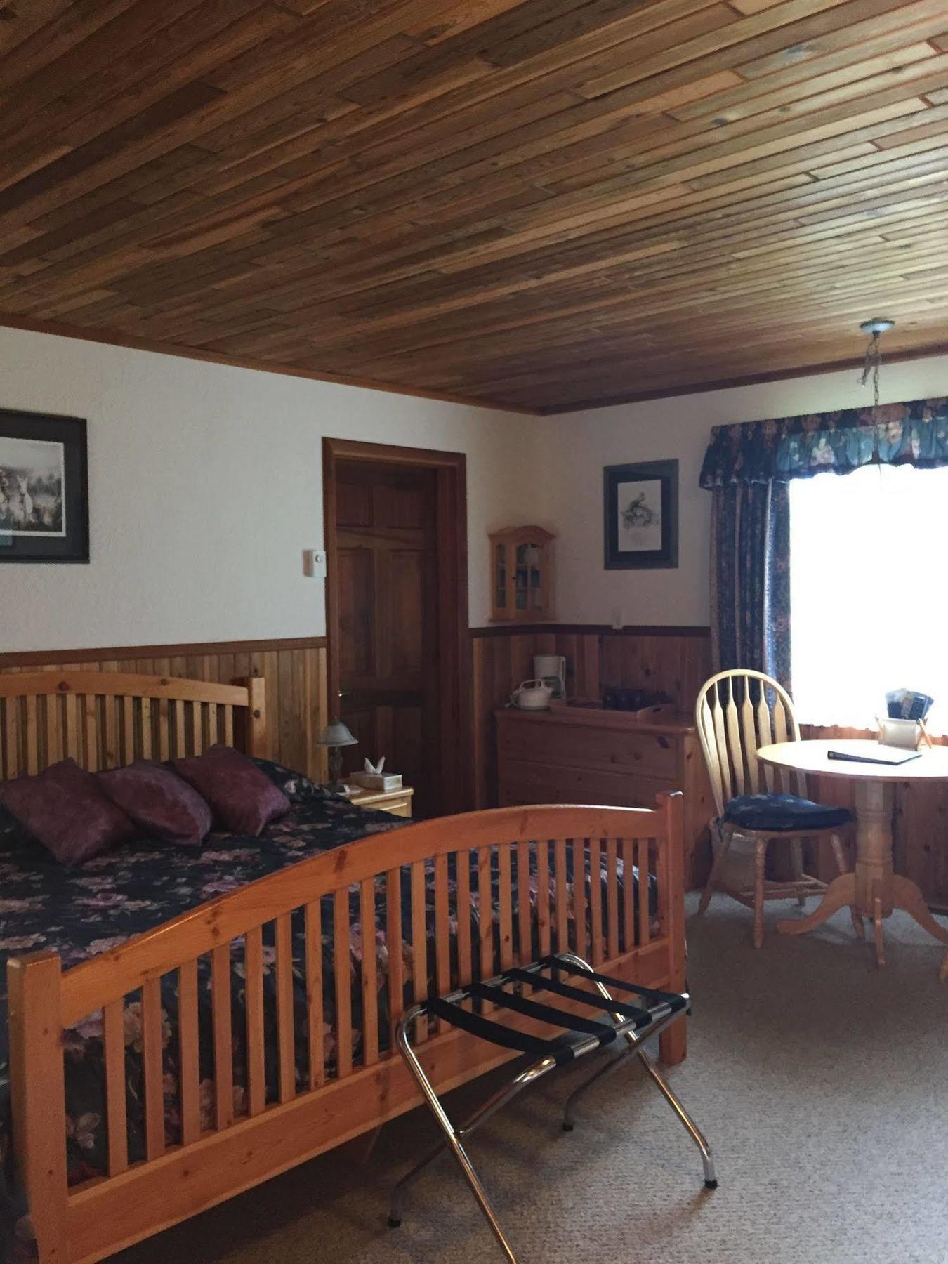 Blue Grouse Country Inn Clearwater Exterior photo
