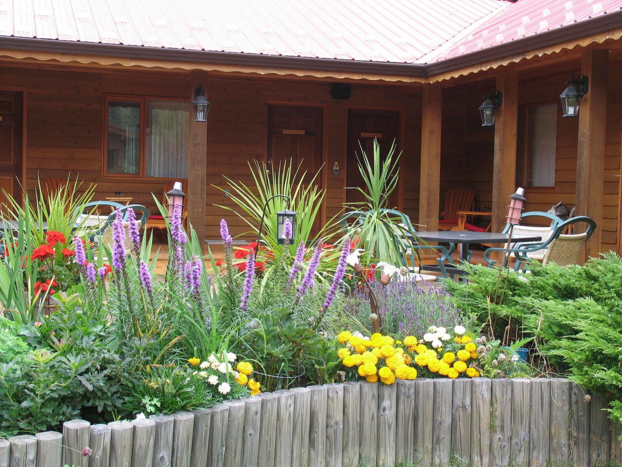 Blue Grouse Country Inn Clearwater Exterior photo