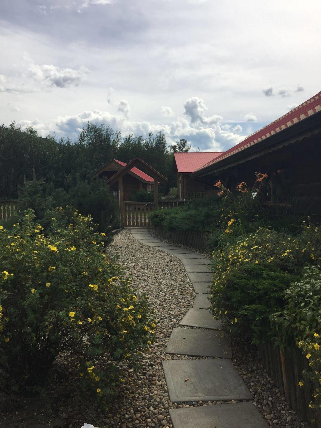 Blue Grouse Country Inn Clearwater Exterior photo